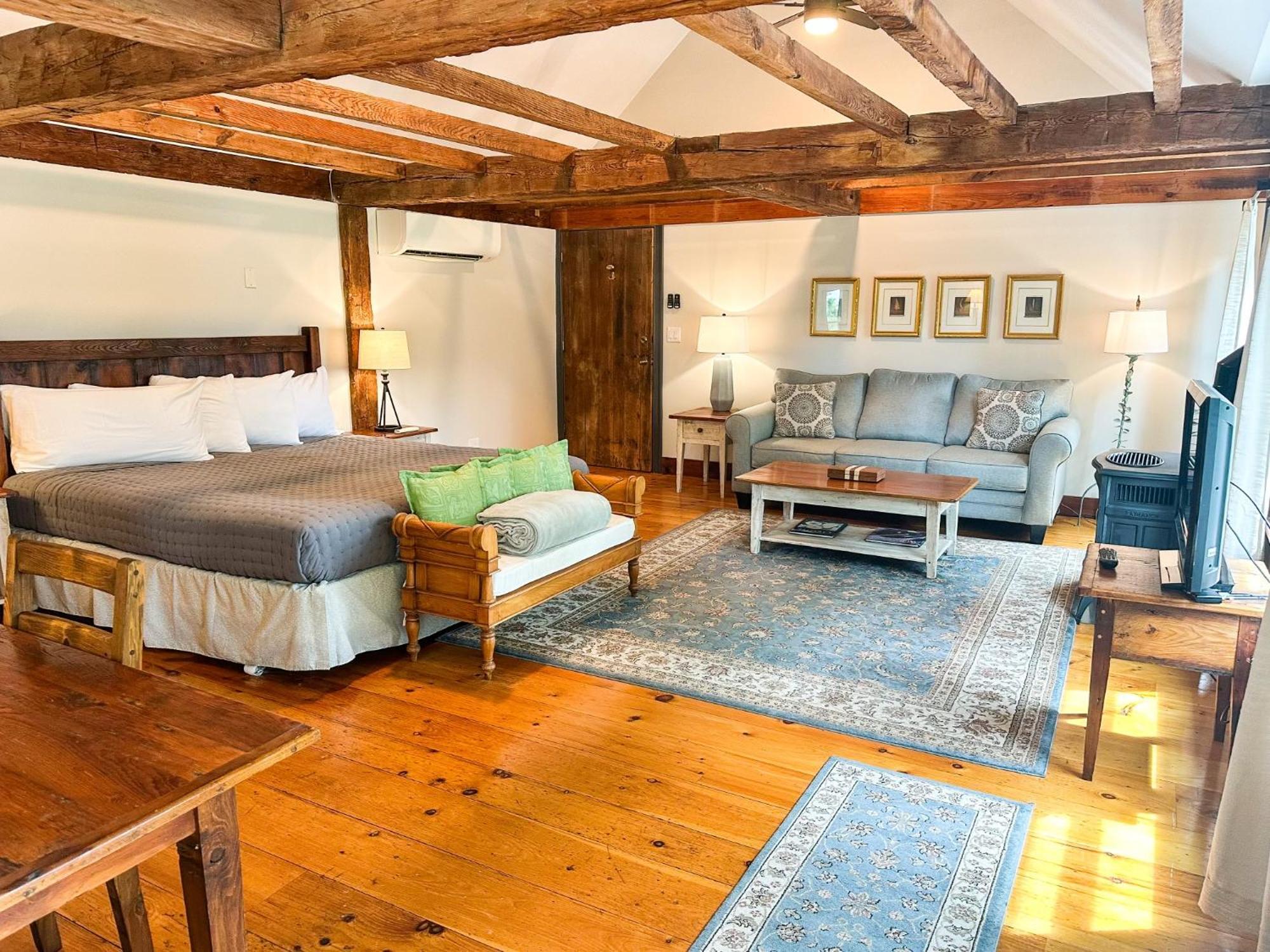 The Black Walnut Inn Amherst Dış mekan fotoğraf