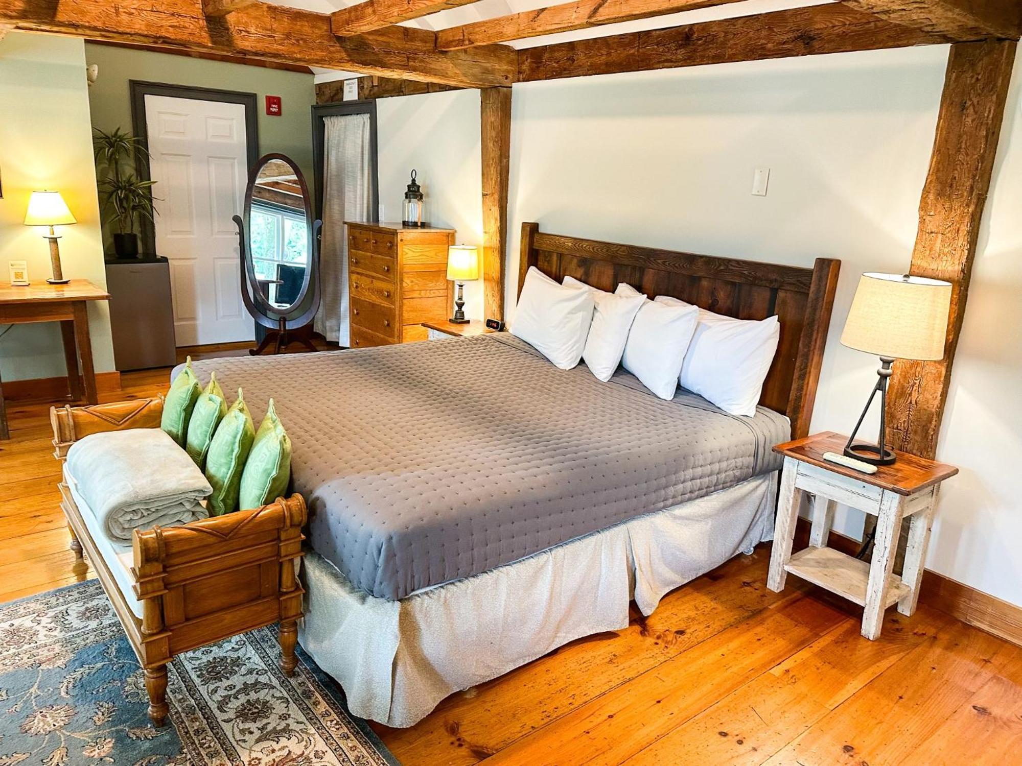 The Black Walnut Inn Amherst Dış mekan fotoğraf