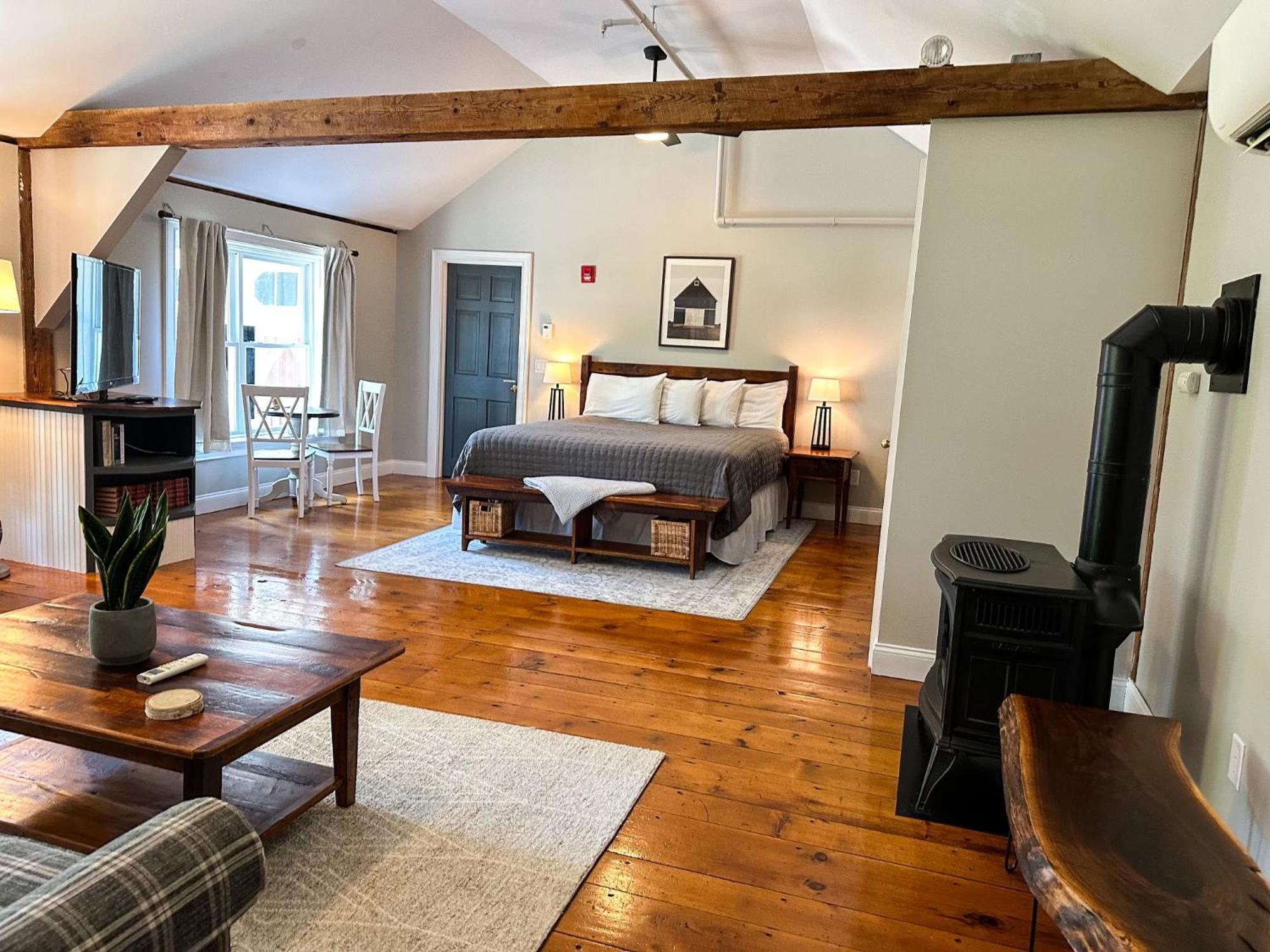 The Black Walnut Inn Amherst Dış mekan fotoğraf