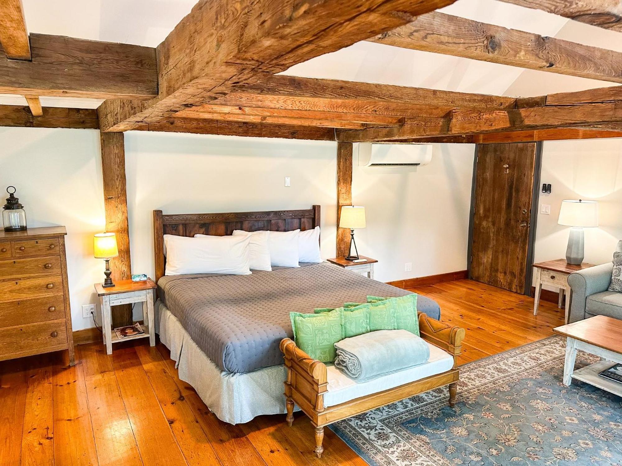 The Black Walnut Inn Amherst Dış mekan fotoğraf