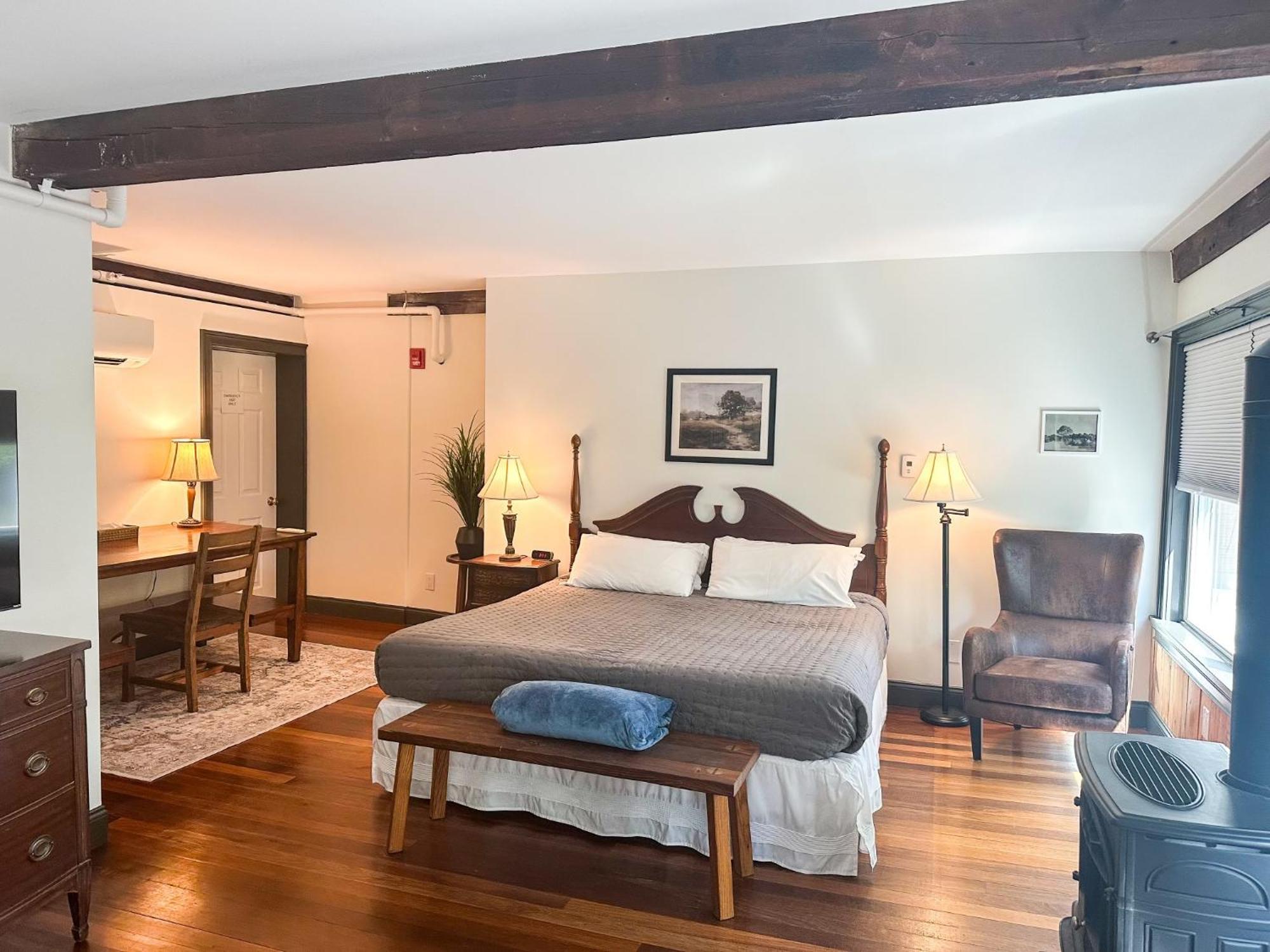 The Black Walnut Inn Amherst Dış mekan fotoğraf