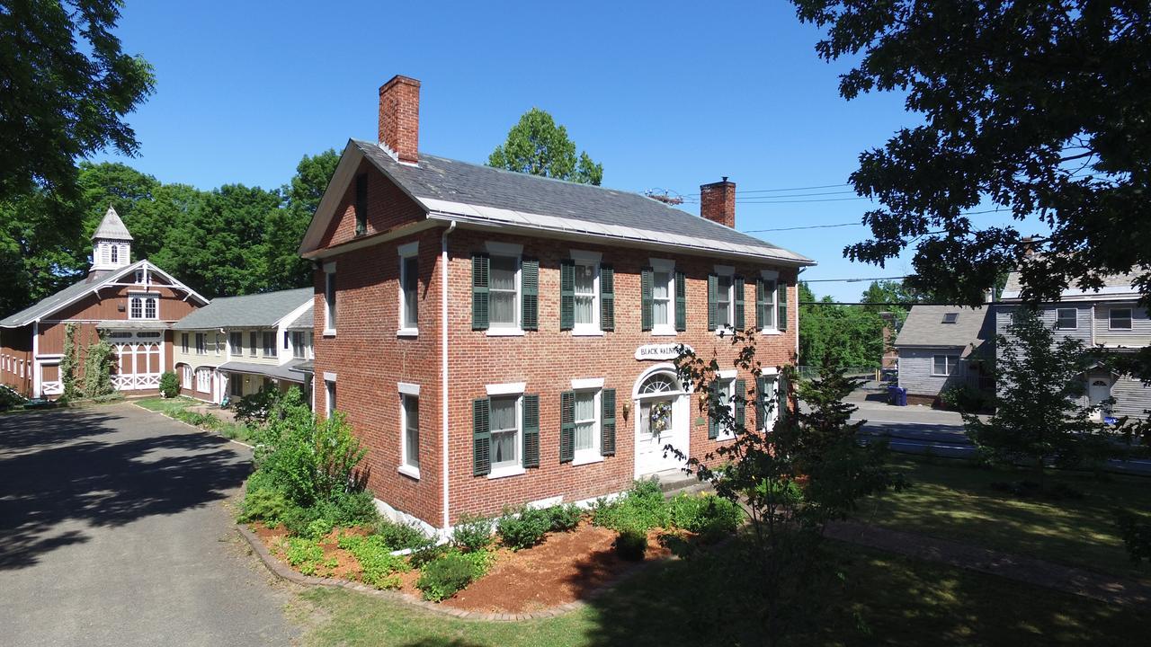 The Black Walnut Inn Amherst Dış mekan fotoğraf